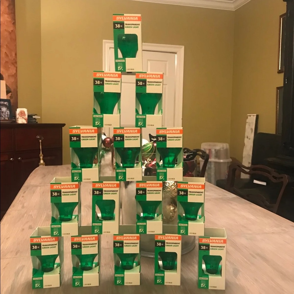 Lot of 15 GREEN 38w Lightbulbs